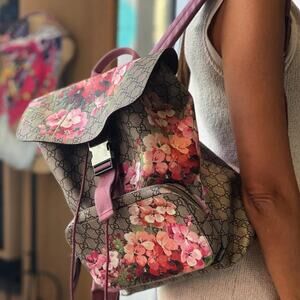 💎✨ Authentic Gucci GG Blooms Supreme Backpack